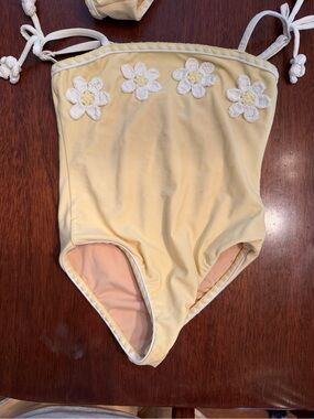 Girls' Yellow Daisy One-Piece Bodysuit